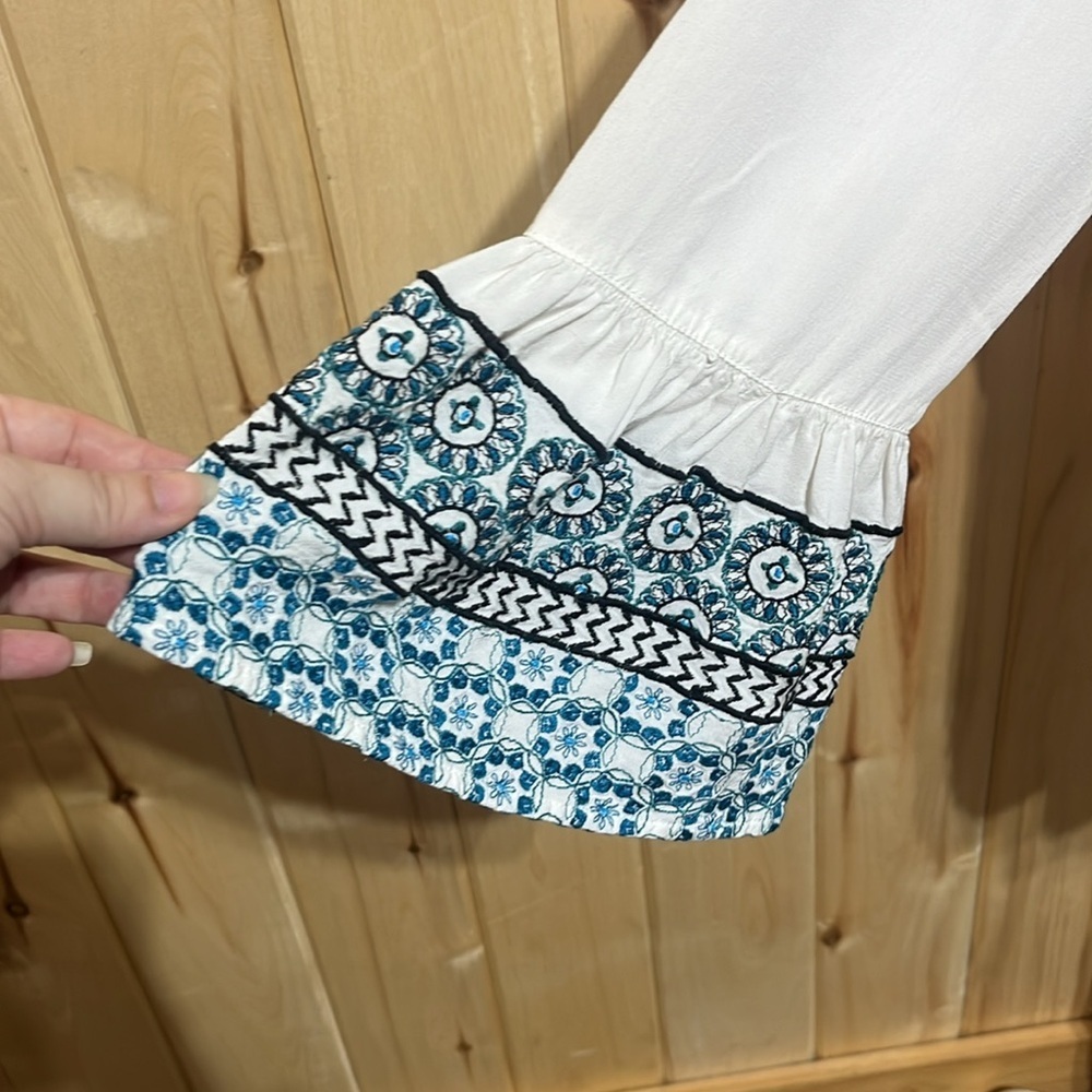 Loft White Embroidered Bell Sleeve Top‎ Size L - Picture 3 of 7